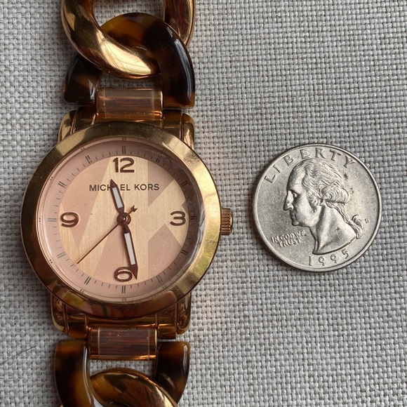 Michael Kors Runway Twist Rose Gold and Tortoise Chain Watch MK4273 - Picture 3 of 7